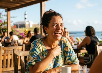 A psicologia afirma que pessoas que riem de tudo podem estar usando o humor para esconder emoções que não conseguem enfrentar