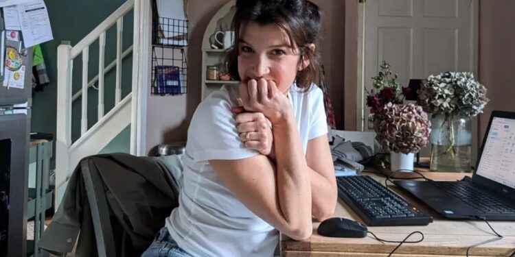 Deixei de mandar mensagem primeiro para meus amigos e percebi que não sou tão querida por todos