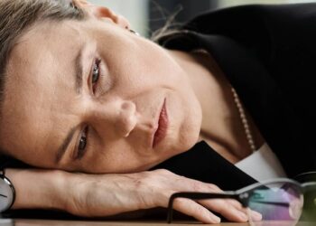 A psicologia aponta que quem evita olhar problemas diretamente pode estar tentando preservar equilíbrio emocional