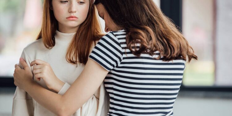 Pessoas que se conectam rápido e depois se afastam silenciosamente muitas vezes sentem solidão sem perceber