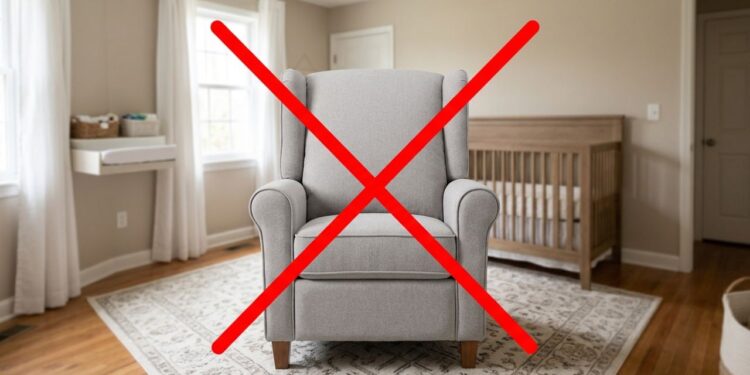 A poltrona de amamentação no meio da sala está com os dias contados: conheça as "accent chairs" que trazem estilo e conforto