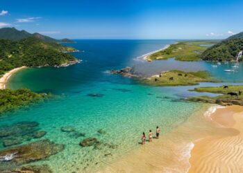 As 4 melhores ilhas do Brasil que reúnem títulos internacionais com praias caribenhas e o maior arquipélago fluviomarinho do mundo