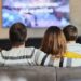 Família mudou a tradição de pizza e filme na sexta para economizar.