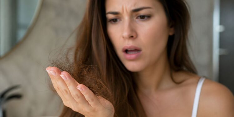 O nutriente que ajudana prevenção da queda de cabelo e deixa seus fios sedosos e brilhantes