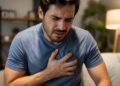 Dor no peito: 5 sinais que ajudam a diferenciar infarto de ansiedade ou refluxo