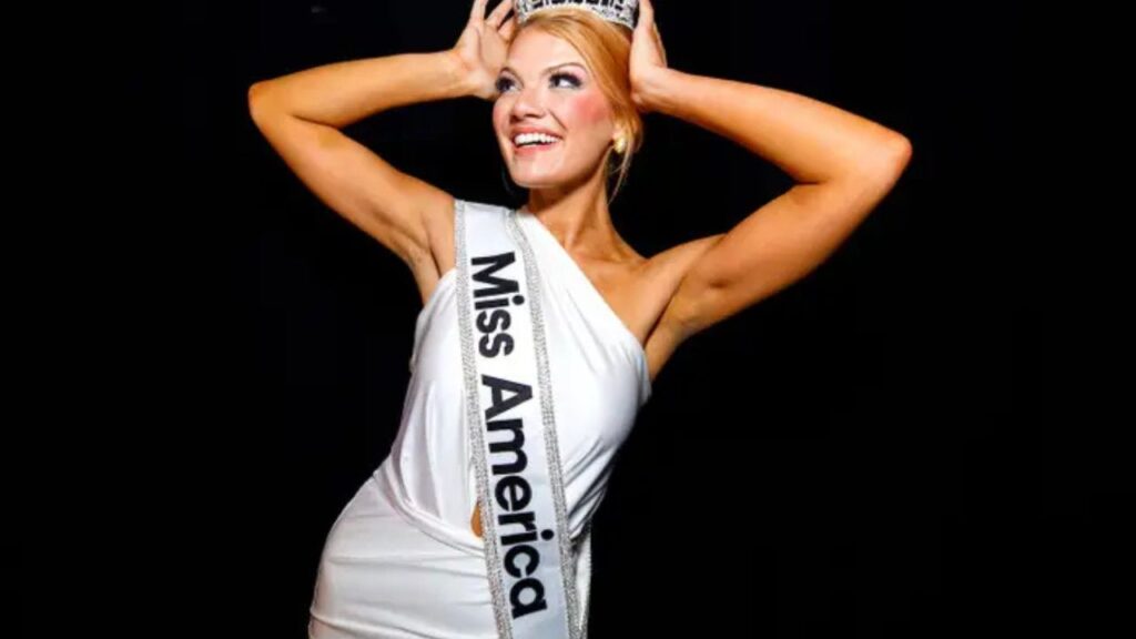 A nova Miss América revelou como pagou a faculdade inteira sem ficar devendo nada