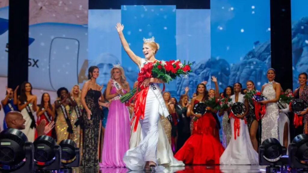 A nova Miss América revelou como pagou a faculdade inteira sem ficar devendo nada