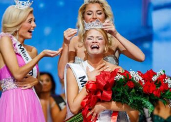 A nova Miss América revelou como pagou a faculdade inteira sem ficar devendo nada