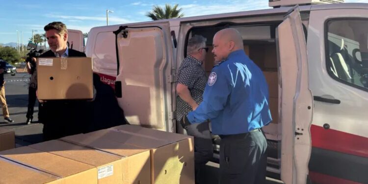 Cassinos de Las Vegas estão fazendo algo inusitado pelos funcionários de segurança dos aeroportos e o motivo é estratégico