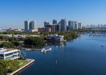 Bilionários da tecnologia estão migrando para este antigo enclave boêmio em Miami.