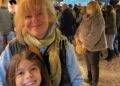 Criei minha filha em Berlim, Madrid e Dublin. Cada país me ensinou como criar um adolescente independente.