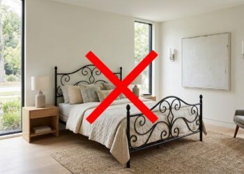 Adeus ao conjunto de cama de ferro estilo provençal: as tendências de madeira maciça curva que vão dominar em 2026