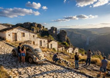 1.440 metros de altitude e cidade inteira de quartzito branco: a vila mineira onde carros sobem ladeira sozinhos e turistas viram caçadores de mistérios