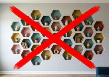 Os nichos hexagonais coloridos estão com os dias contados: conheça as prateleiras invisíveis que trazem leveza às paredes