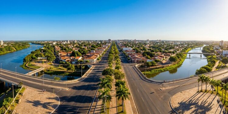 A única capital nordestina sem mar guarda uma floresta de 270 milhões de anos e foi planejada como um tabuleiro de xadrez em 1852
