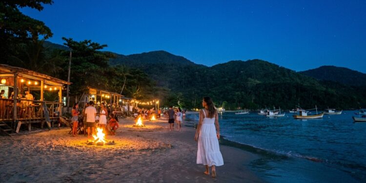 Acessível só de trilha ou barco: a praia brasileira dentro do primeiro patrimônio da América Latina que o réveillon transformou em lenda
