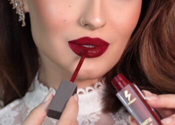 Batom cherry: A cor vibrante que vai dominar sua maquiagem