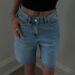 Como os jorts dominaram a moda: saiba tudo sobre a tendência