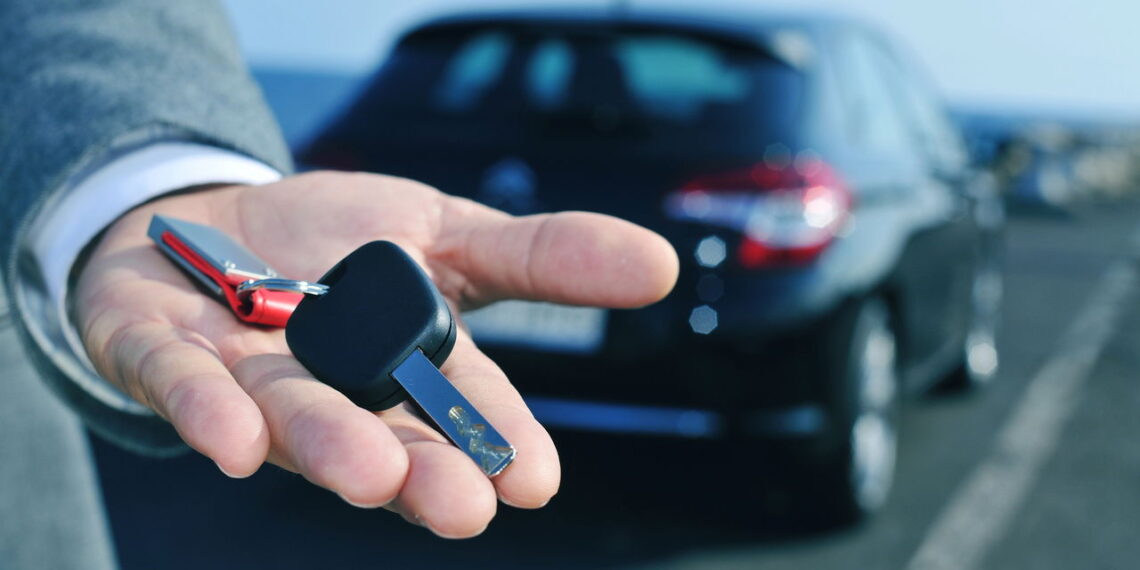 Melhores dicas para economizar no aluguel de carros em viagens