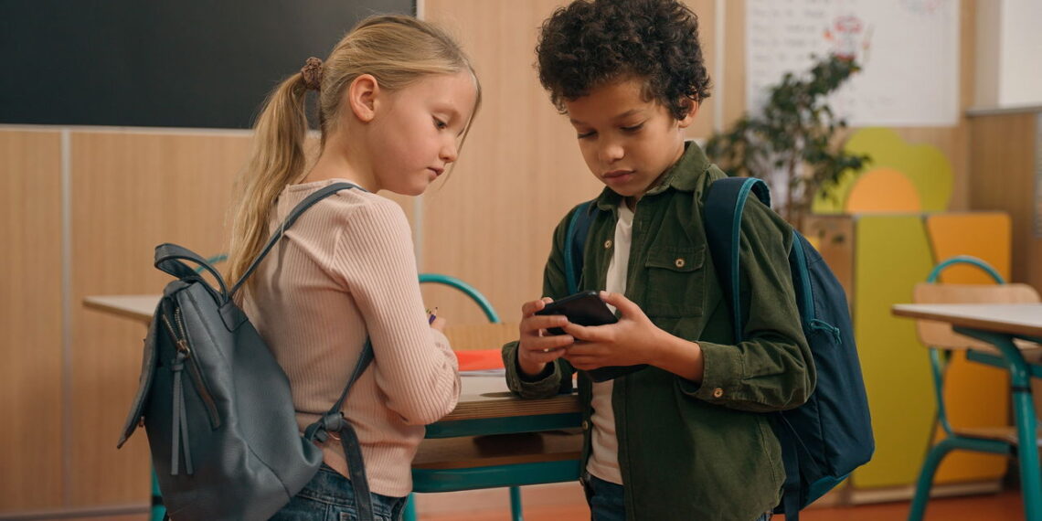 Como fazer para encontrar o equilíbrio entre tecnologia e educação?