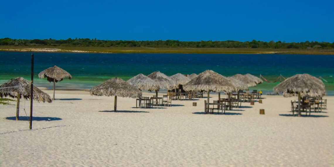 O melhor destino de praia no Brasil para relaxar e se encantar