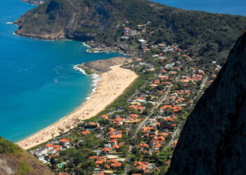 Refúgios no Rio: As praias menos conhecidas para relaxar