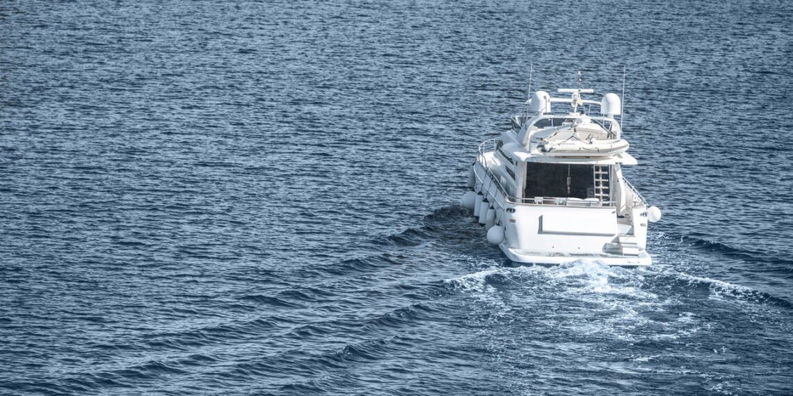 Experiência única de barco pelos paraísos naturais do Brasil