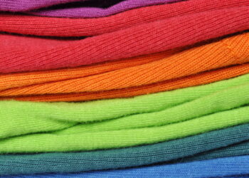 Essas cores de camisetas garantem um visual moderno e elegante