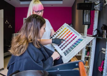 Como escolher a cor perfeita para o seu cabelo e estilo pessoal