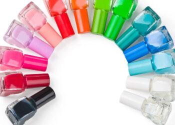 Os 5 melhores esmaltes em tons frios para um visual sofisticado