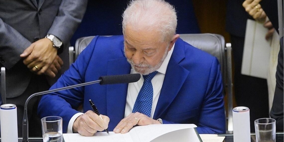 Nova lei impacta feriados e domingos a partir de 1º de julho de 2025