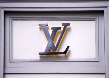 Luxo e inovação da coleção Awakened Hands da Louis Vuitton