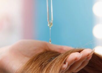 Como escolher o óleo de cabelo ideal e transformar seus fios