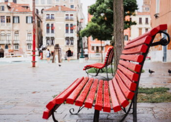 A cidade única que flutua sobre as águas e encanta o mundo