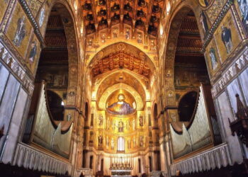 Corpo de Papa já explodiu após falha em técnica de conservação e choca Vaticano
