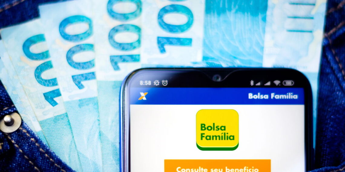 Governo cogita suspender o Auxílio Gás em maio impactando famílias do Bolsa Família