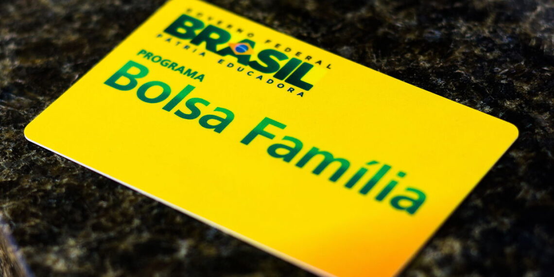 Veja as novas regras para poder manter seu benefício do Bolsa Família em tacto