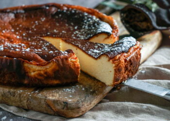 Aprenda a fazer o delicioso bolo basco da vovó com esta receita fácil