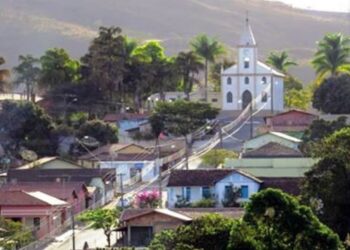 Conheça o cotidiano dos moradores da menor cidade do Brasil