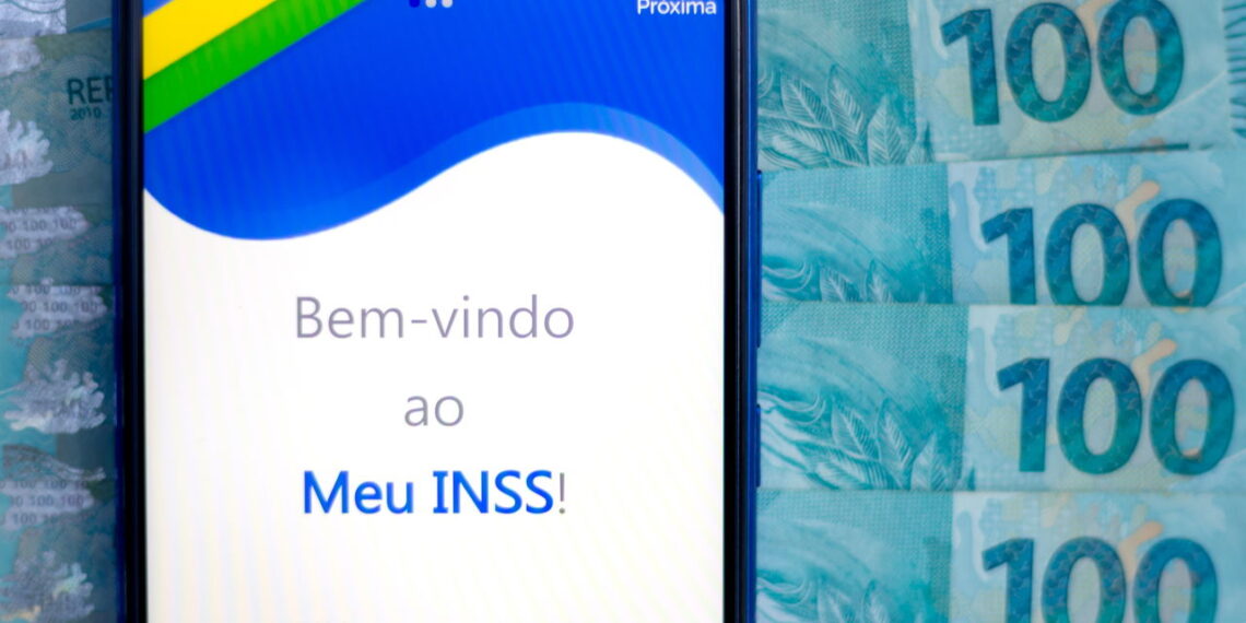 Após sofrer um golpe, o INSS vai devolver descontos indevidos para aposentados