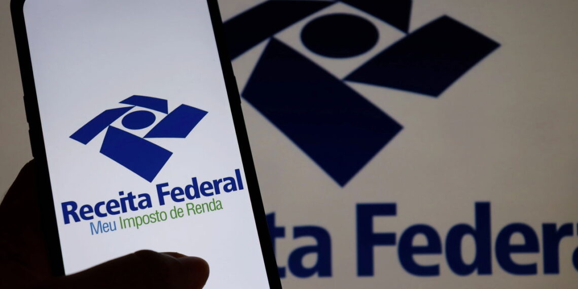 Golpe do CPF suspenso atrai vítimas com e-mails falsos imitando a Receita Federal