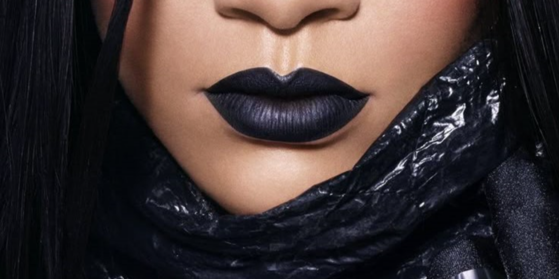 O visual rebelde que grita sofisticação! Descubra o novo queridinho da moda