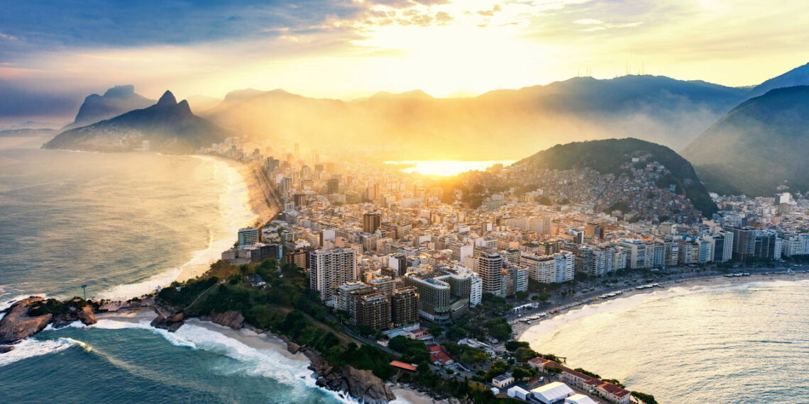 Frente fria avança com força no Sul, enquanto o calor persiste no Norte e Nordeste