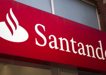 Vaga de Especialista no Santander com jornada flexível e PLR
