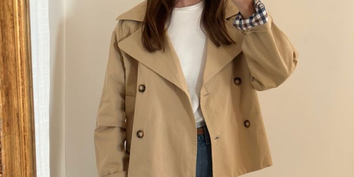Elegância e conforto? Só se for com trench coat curto, bebê!
