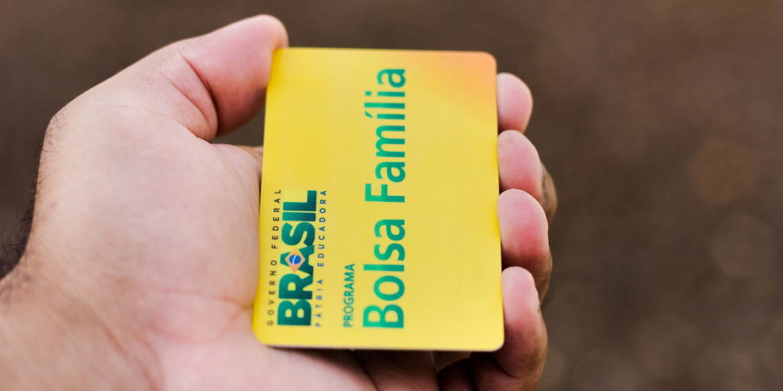 Governo cogita reduzir benefício do Bolsa Família a quem tem aumento de renda