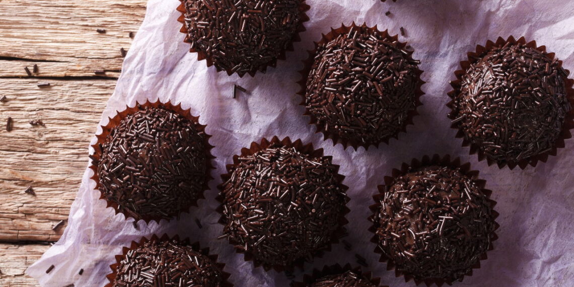 Você nunca mais vai querer o brigadeiro comum depois de conhecer esta versão