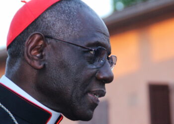Conclave secreto começa e pode eleger papa negro pela 1ª vez