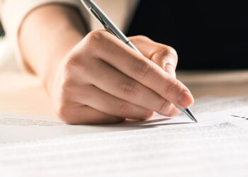 Concurso UnB abre 273 vagas com salários de até R$ 4,9 mil