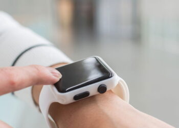 Amazfit apresenta o T-Rex 3, smartwatch com IA e bateria de longa duração